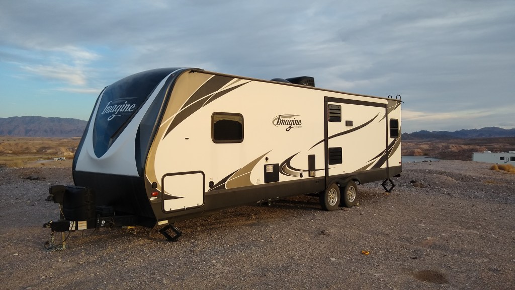 Pretty nice trailer to be abandoned.