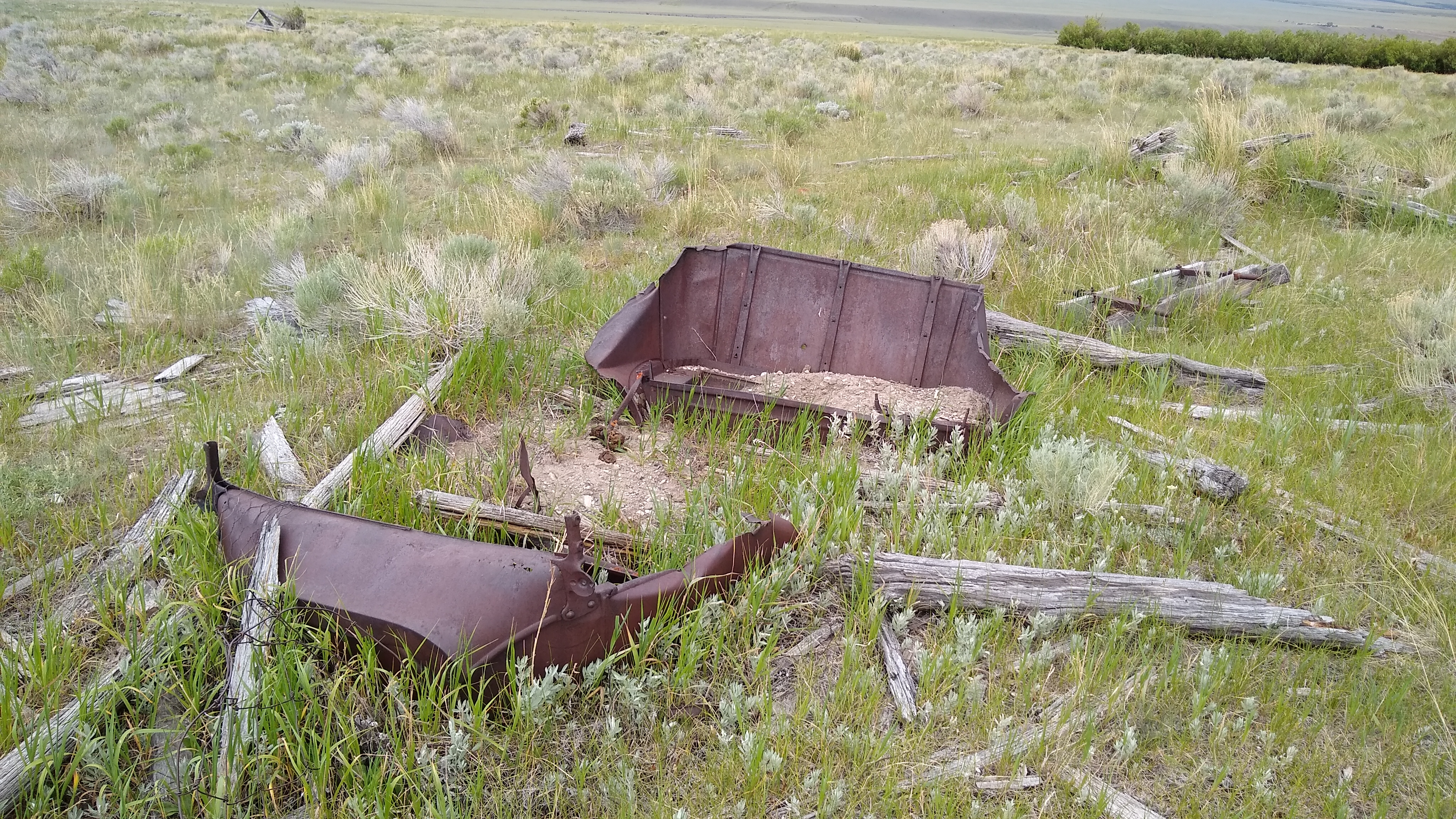 Decaying car from the early 1900's