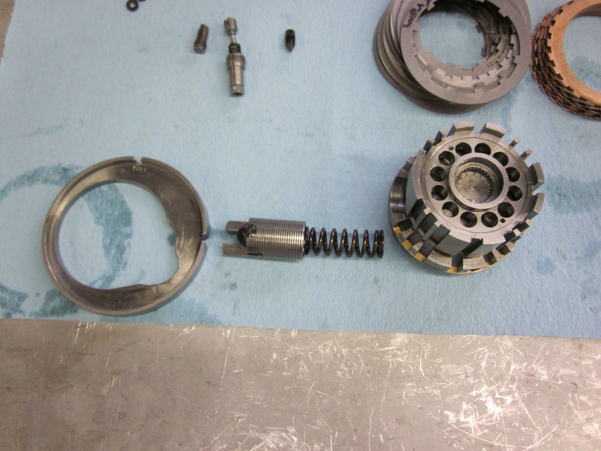 De Ram shock absorber internal parts